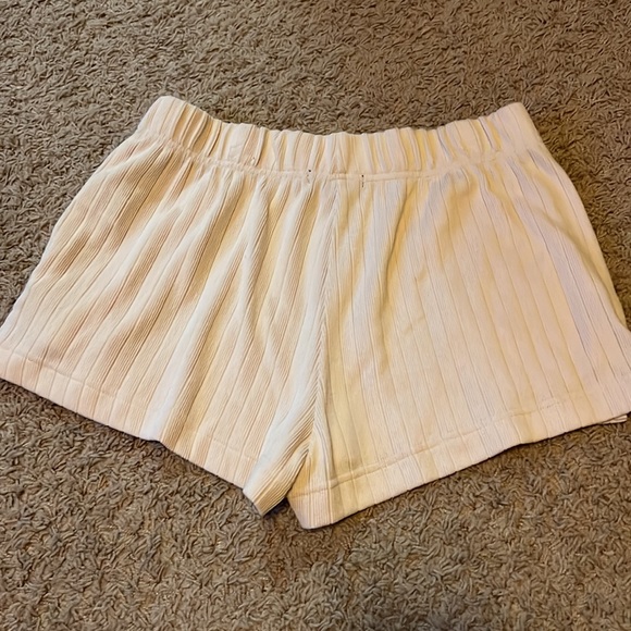 Tan shorts - Picture 2 of 2